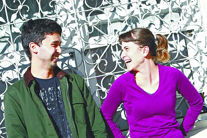 Vinícius Nisi e Uyara Torrentedois componentes da Banda Mais Bonita da Cidade |