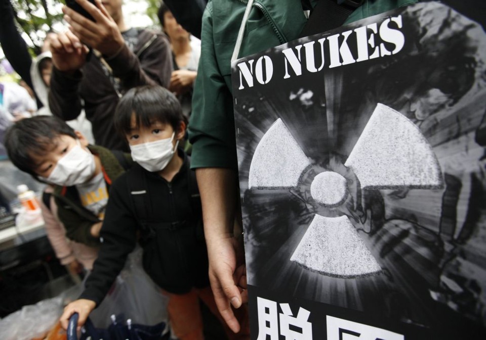Japoneses protestam contra energia nuclear | Reuters