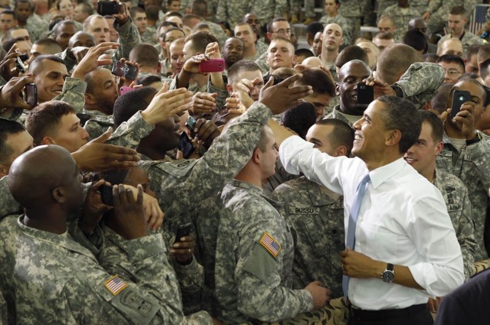 Obama visita militares em quartel para agradecer por morte de Osama bin Laden | REUTERS/Kevin Lamarque