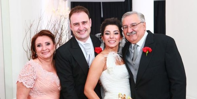 Letícia e André ladeados pelos pais dela, Sonia e José Carlos | 