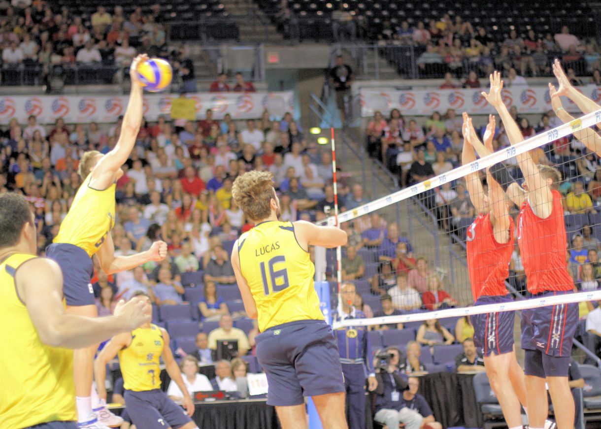 Brasil bateu EUA e fica perto das finais da Liga Mundial | Divulgação FIVB