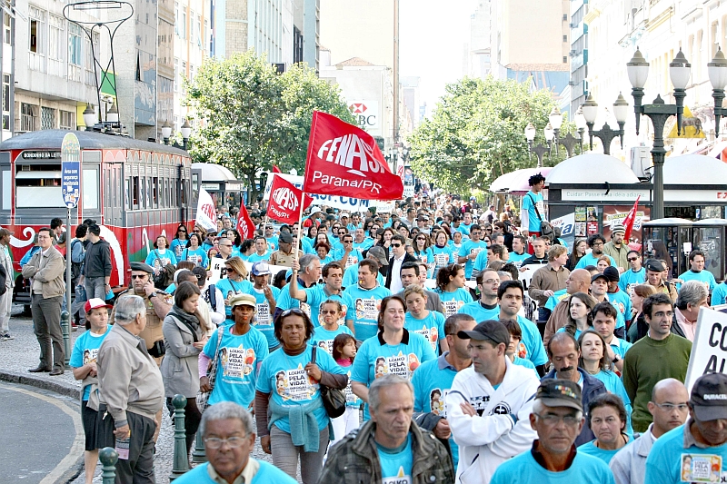 O evento Louco pela Vida! Drogas Tô Fora faz parte das atividades da 3ª Semana Antidrogas de Curitiba, que teve início ontem e vai até a próxima quarta-feira | Daniel Castellano/Gazeta do Povo