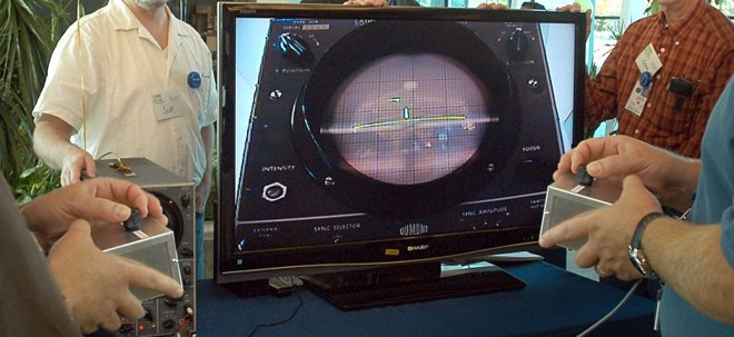 O Tennis for Two, um dos primeiros videogames, construído sobre um osciloscópio em 1958 | 