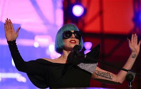 A rainha do pop Lady Gaga encerrou turnê européia pelos direitos dos homossexuais em Roma com um forte apelo para que os governos defendam os direitos dos homossexuais | Reuters