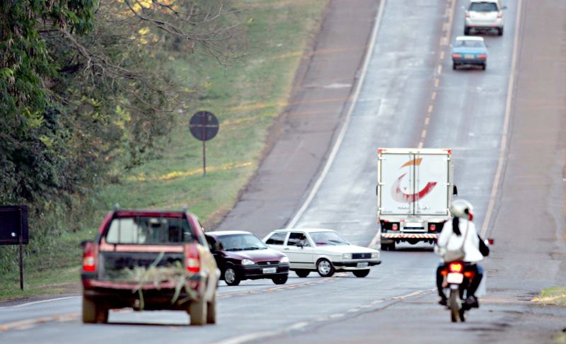 Trecho da BR-277, entre Cascavel e Medianeira: duplicação é reivindicação antiga e está prevista no programa de desenvolvimento da infraestrutura paranaense | Christian Rizzi/ Gazeta do Povo