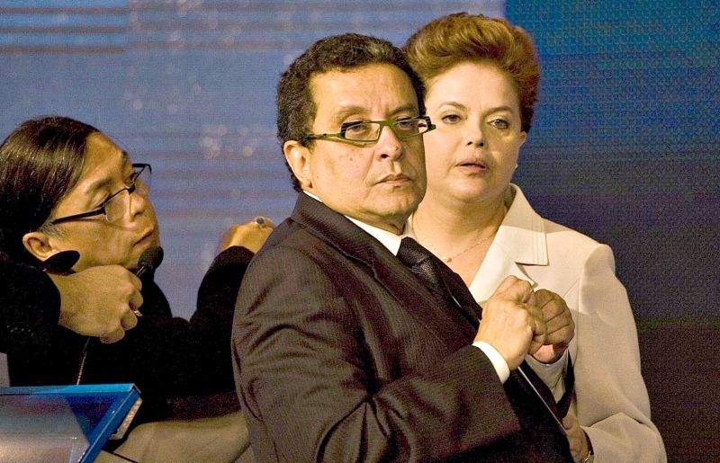 Santana teria sugerido colocar um showroom da empresa chinesa de eletrônicos no saguão do hotel no qual a presidente Dilma Rousseff se hospedou em Pequim | Marlene Gergamo/Folhapress