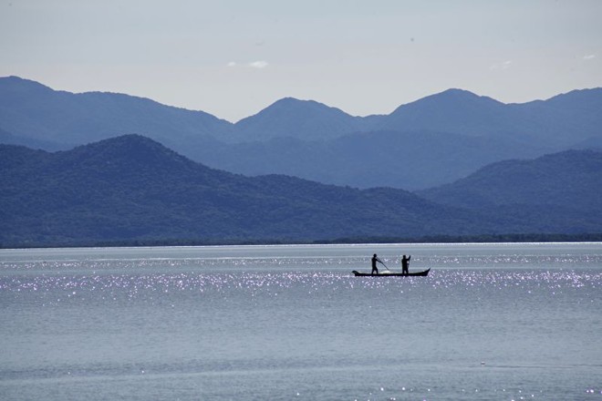 Pescadores no Lagamar: comunidades isoladas abrigam poucas pessoas |