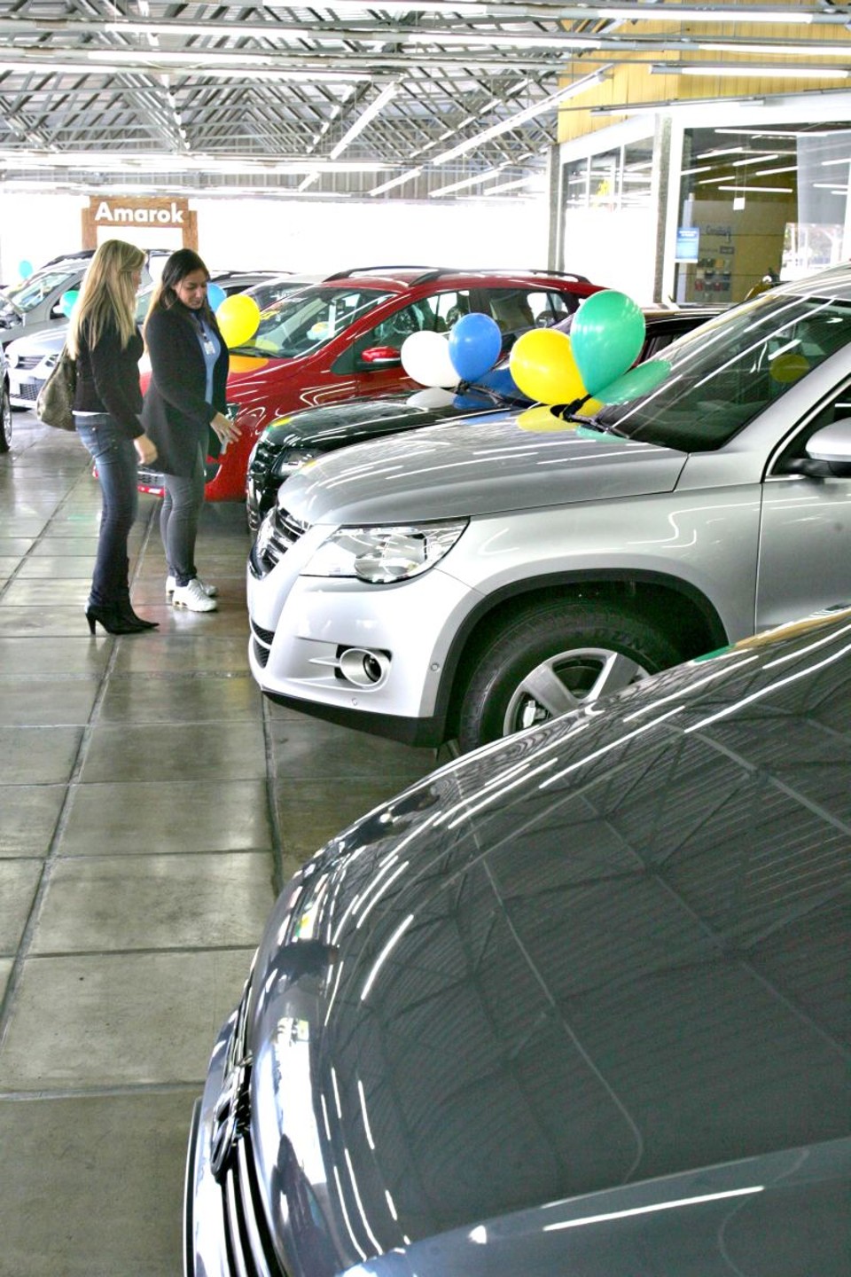 A redução nos prazos não chegou a derrubar as vendas de automóveis | Ivonaldo Alexandre/ Gazeta do Povo