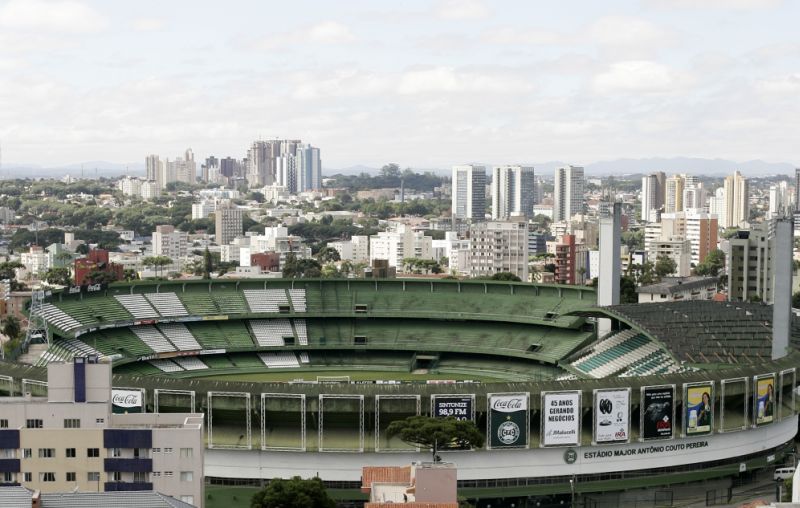 Alto da Glória, palco da decisão da Copa do Brasil, amanhã, às 21h50: estádio coxa-branca coloca o estado do Paraná no circuito das grandes partidas do futebol brasileiro | Antonio More/ Gazeta do Povo