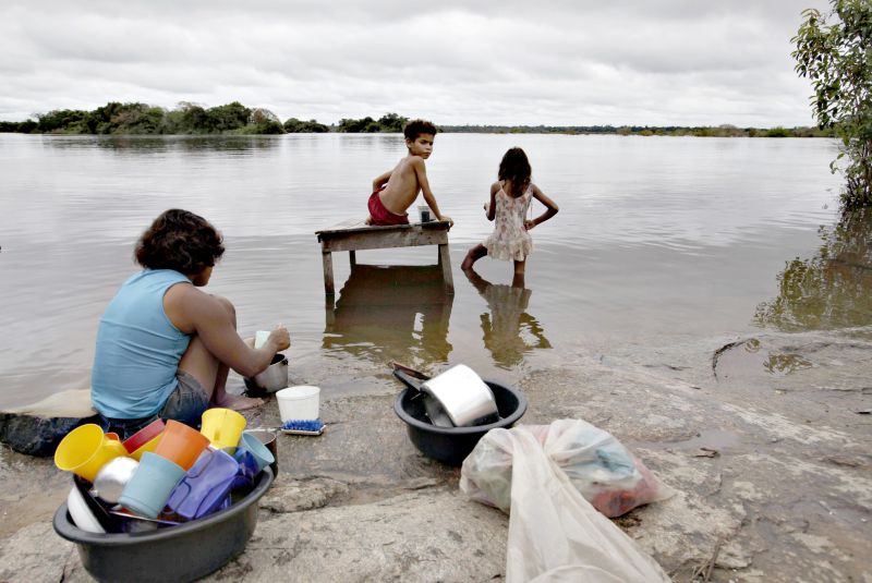 Comunidade indígena às beiras do Rio Xingu: exigências parcialmente cumpridas mencionam respeito ao modo de vida local | Ricardo Moraes/Reuters