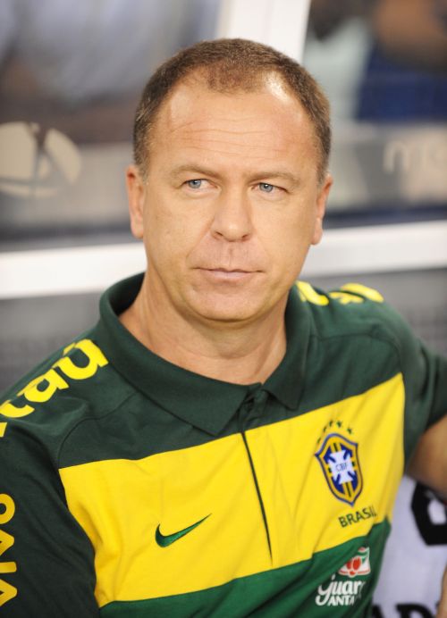 O técnico Mano Menezes começará a preparar a seleção brasileira no dia 22 | Stan Honda/ AFP