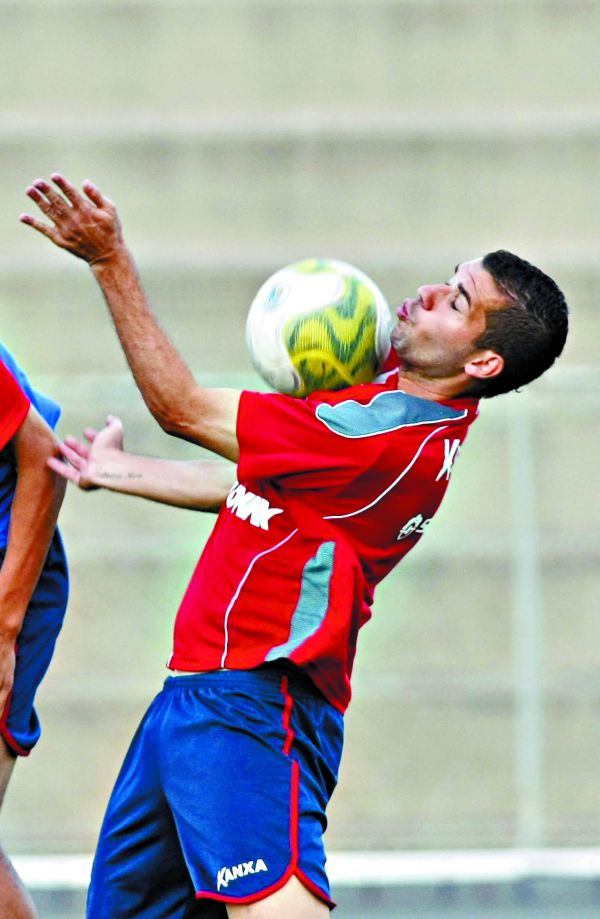 O volante Serginho, autor do gol do empate no Recife, lamentou a perda dos dois pontos diante do Náutico | Albari Rosa/ Gazeta do Povo
