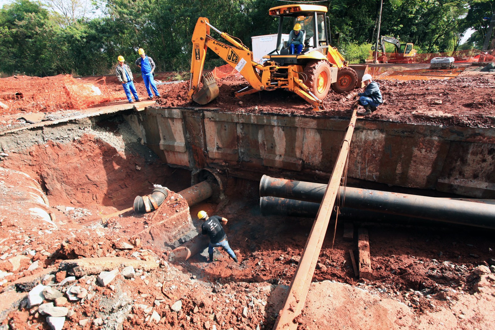 As obras serão realziadas nas redes de água e esgoto localizadas na Rua Arlindo Planas, no trajeto que vai desde a esquina da Rua Machado de Assis/Castro Alves até a Rua Campos Sales, na Zona 6 | Divulgação/Sanepar