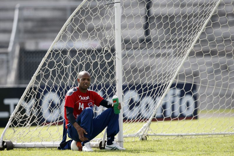 O zagueiro Cris é modelo para o novo padrão paranista: eficiente na marcação e com boa estatura (1,92 m) para aproveitar as bolas altas | Daniel Castellano/ Gazeta do Povo
