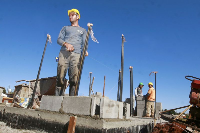 Há 20 anos na construção civil, o pernambucano Ronaldo Alves Feitosa passou por São Paulo, está em Londrina e vai para Maringá | Ronaldo Alves/ RC