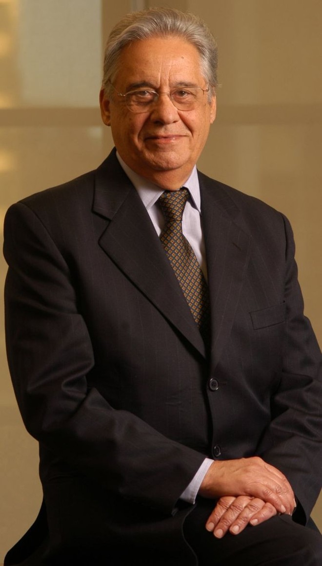 Fernando Henrique Cardoso: estudioso do marxismo, senador de postura centrista e um presidente com alianças com partidos de direita |