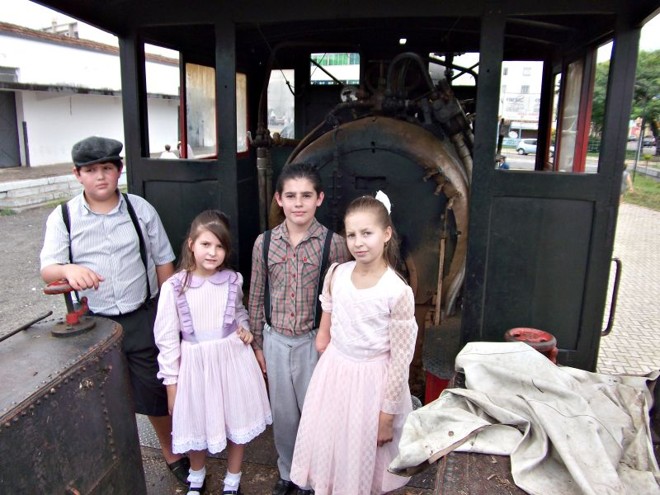 Dom de Deus retrata a infância do pintor Antônio Petrek |