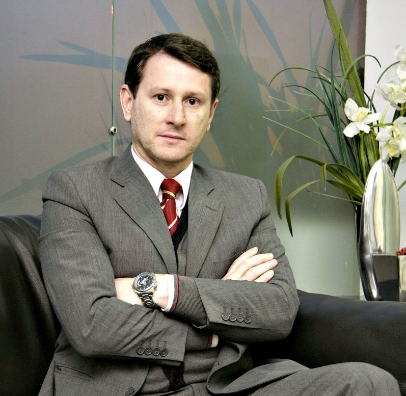 O gerente de vendas Gilberto dos Santos, que comprou dois apartamentos: classe alta também dá impulso à demanda | Hugo Harada/ Gazeta do Povo