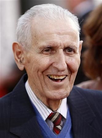 Jack Kevorkian na cerimônia de entrega do Globo de Ouro deste ano | Danny Moloshok / Reuters