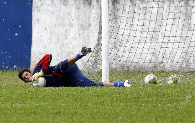 Josiel Henrique assumiu a meta tricolor em parte da desastrosa campanha do Campeonato Paranaense e espera uma nova chance que pode demorar | 
