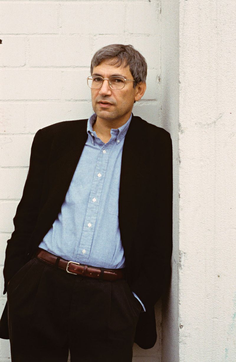 O Nobel de 2006 é conhecido por fazer uma ficção intricada, mas de leitura fácil | Divulgação