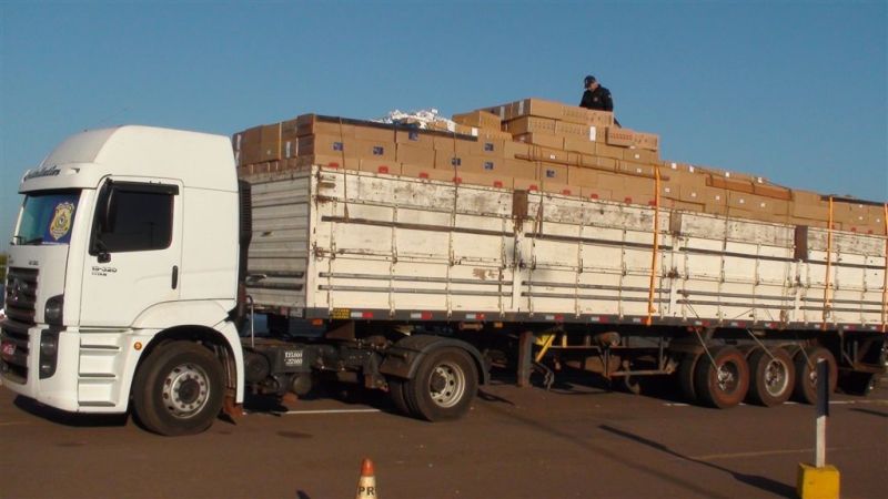 Apreensão foi feita em Guaíra, no Oeste do Paraná, na madrugada desta quinta-feira, pela PRF | Divulgação / Polícia Rodoviária Federal