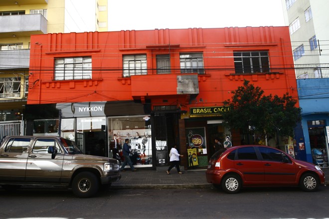 Prédio na Rua Maranhão: momento de transição entre o art déco e o moderno | 