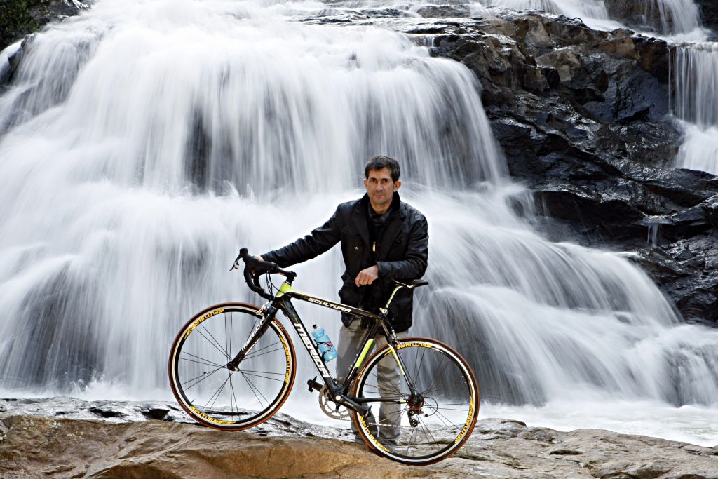 O hoje empresário Mauro Ribeiro, 47 anos, começou a pedalar na equipe Cicles Cascatinha, em Santa Felicidade, tradicional bairro italiano de Curitiba | Albari Rosa / Gazeta do Povo