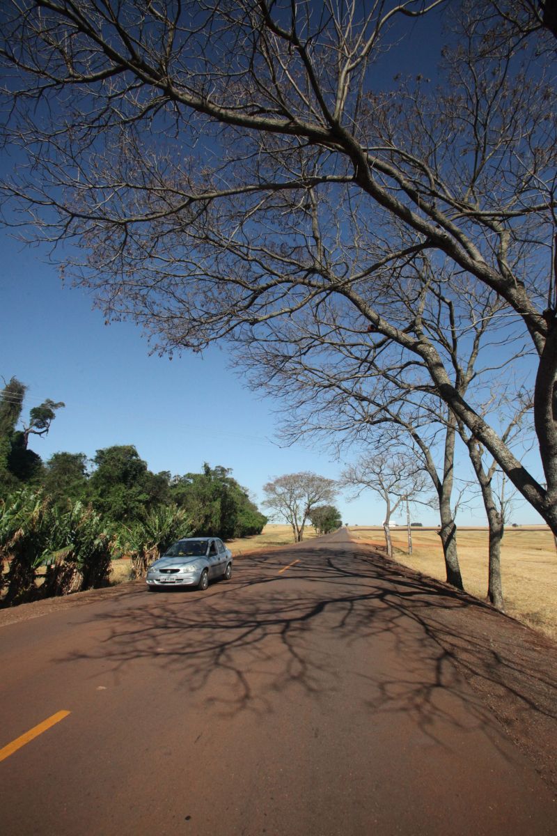 Entre as rodovias brasileiras em má conservação, a PR-468 entre Mamborê e Boa Esperança é considerada uma das piores do Paraná | Agência Estado