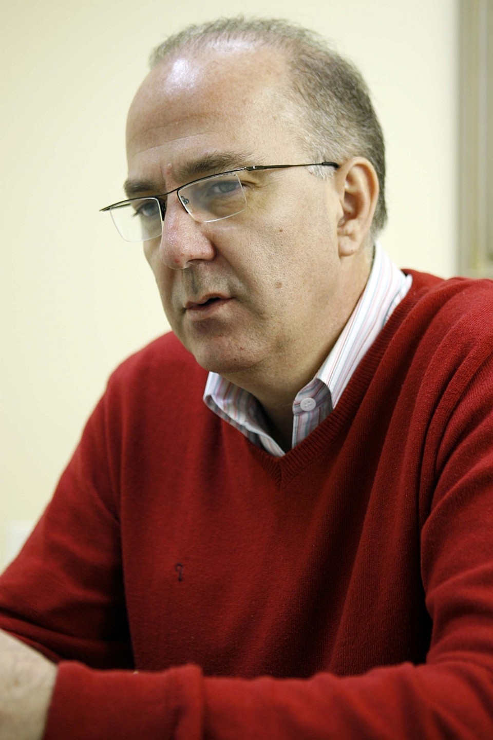 O número do CRM é o mesmo, mas o formato do carimbo, a letra e a assinatura não são meus.
Francisco Caldeira, ortopedista e traumatologista, que teve o CRM usado em falso atestado médico | Henry Milléo/ Gazeta do Povo