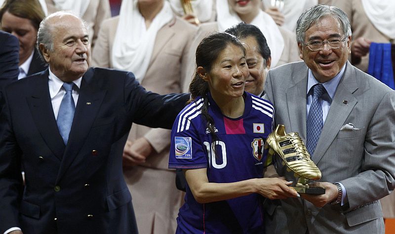 Homare Sawa recebe a chuteira de ouro: capitã do Japão leva país a conquista inédita | Kai Pfaffenbach / Reuters