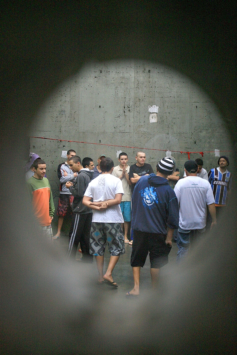 Mutirão começa, a partir de segunda-feira, analisar a situação jurídica dos presos em delegacias do estado | Ivonaldo Alexandre/Gazeta do Povo