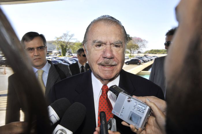 Sarney: enrolando o país. | José Cruz/ Agência Senado
