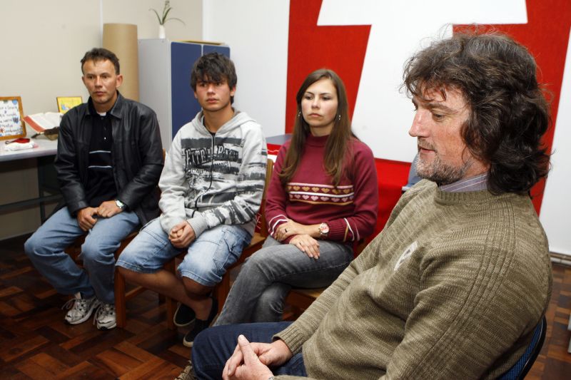 João Guilherme e Marília: cha nce de trocar experiências e conhecer outro país | Henry Milléo/ Gazeta do Povo