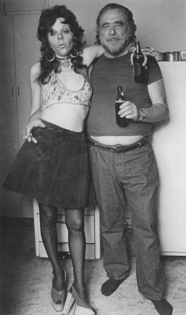Charles Bukowski e Georgia Peckham-Krellner, uma de suas musas | Joan Levine Gannji / Divulgação