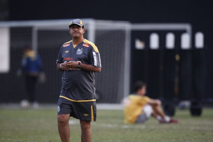 Muricy está preocupado porque no mesmo dia do amistoso entre Brasil e Alemanha o Santos joga o clássico com o Corinthians | Fernanda Luz / Tribuna de Santos