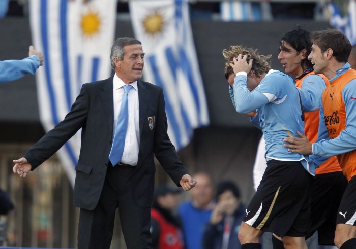 Para o técnico Tabárez, jogar as Eliminatórias é mais difícil do que a Copa América | Enrique Marcarian / Reuters