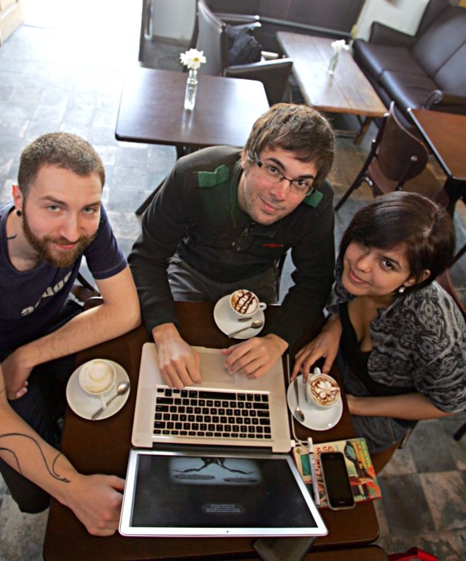 Marcel Pace, Maurício Perin e Gabriela Borges: reuniões periódicas no Brooklyn Café para aproveitar a rede aberta | 