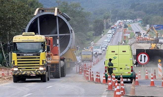 A peça de 18,4 metros de comprimento deve chegar em Araucária no sábado | 
