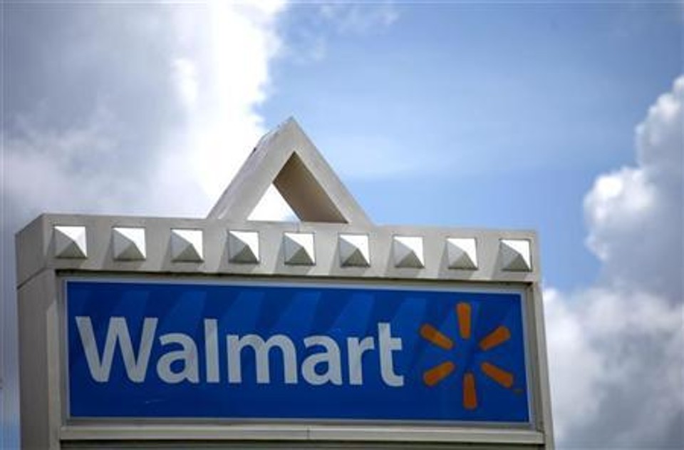 Slogan de supermercado da rede Wal-Mart em Miami, na Flórida | Reuters