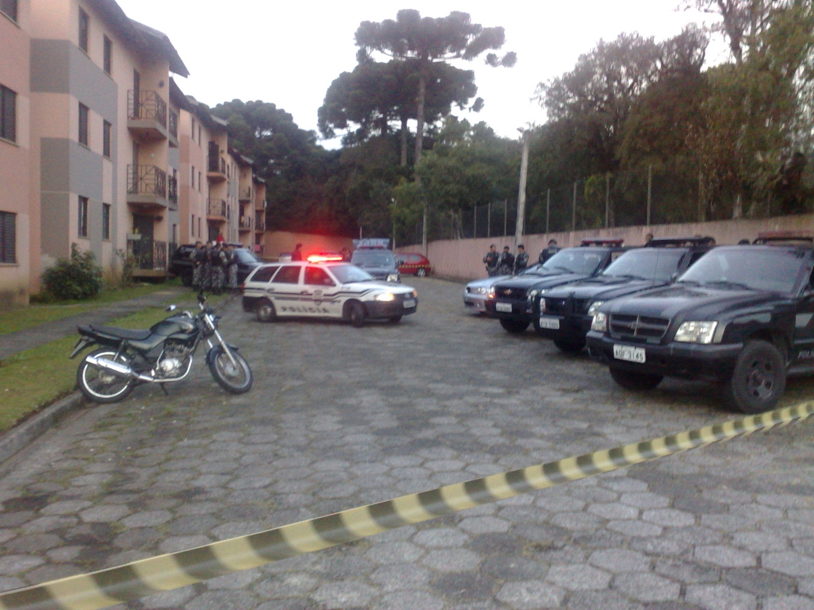 Equipes do Bope entraram em confronto com o assaltante dentro do condomínio | Felippe Aníbal/ Agência de Notícias Gazeta do Povo