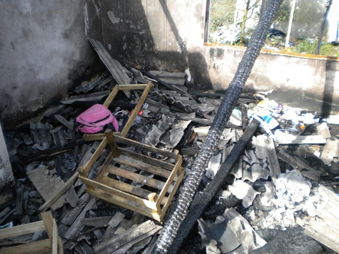 Casa ficou destruída pelo fogo | 