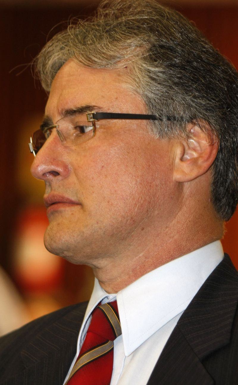 O prefeito Edgar Bueno nega irregularidades na compra de tênis | Daniel Derevecki/ Gazeta do Povo