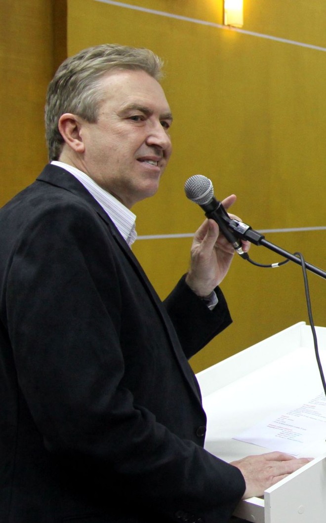 Ducci, que assumiu a prefeitura após a renúncia de Beto Richa, é candidato à reeleição em 2012 |