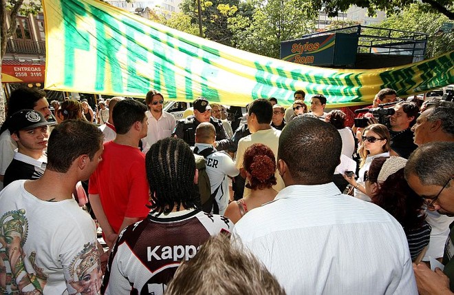 A organização do protesto foi da Frente Nacional de Torcedores | 