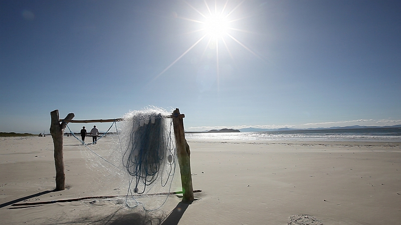 Beleza da Ilha do Mel oculta exploração de adolescentes | Jonathan Campos