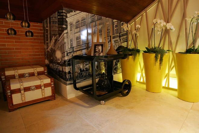 Escada, Sala de Estar e Toilette, da arquiteta Renata Pisani - Carrinho Impetus, da Inove. R$ 2.189,60 | 