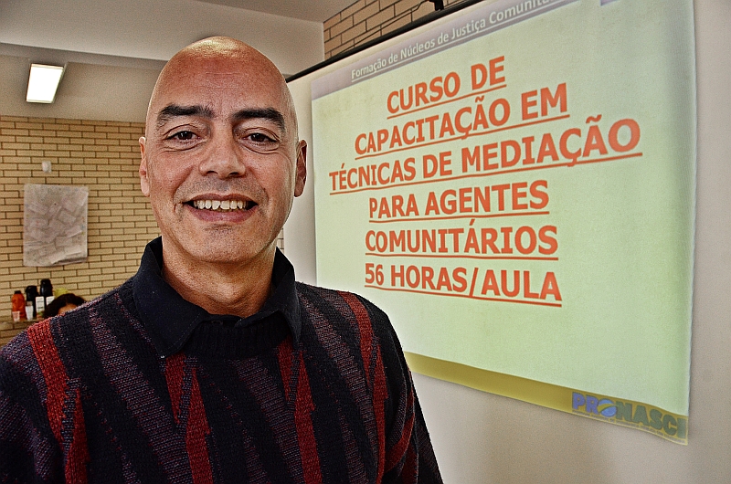 É natural, no processo de mediação, ocorrer a sensibilização de uma pessoa em relação à outra. Tentamos fazer com que um se coloque no lugar do outro, se solidarialize com a situação do outro. A partir dessa solidariedade, nasce a cooperação. | João Fernandes