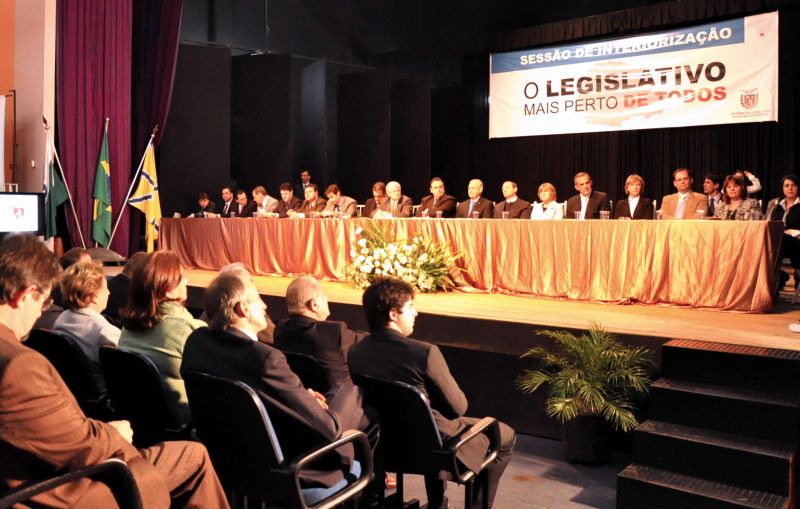 Sessões da Assembleia no interior: discursos principalmente dos deputados de cada região | Pedro Oliveira