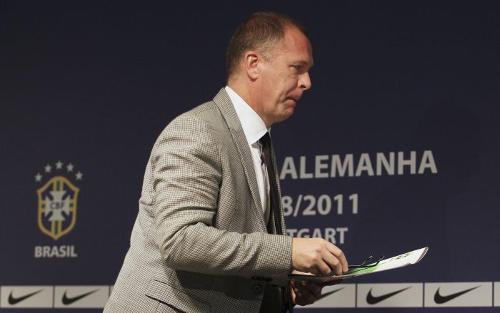 Depois do fracasso na Copa América, Mano Menezes fará novas experiências na seleção | Sergio Moraes / Reuters